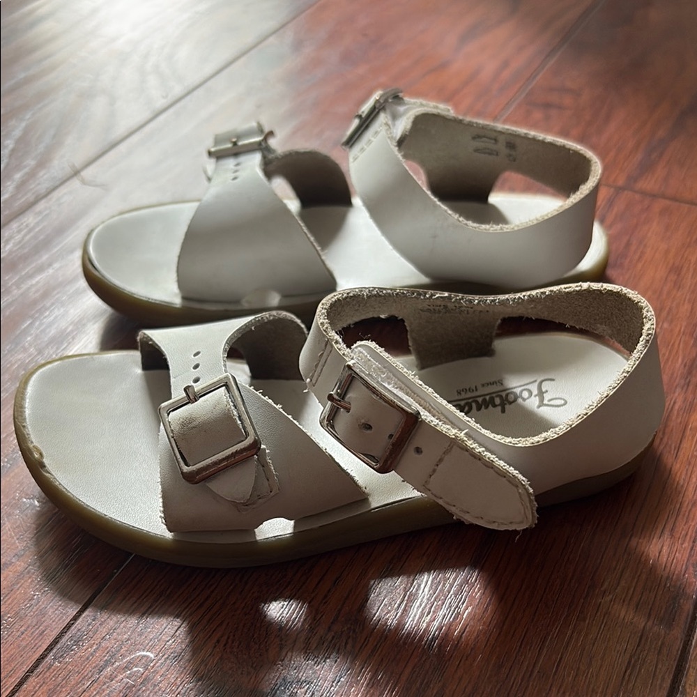 Footmates Kids White Sandals - Picture 3 of 6